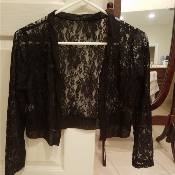 Half sleeve lace crochet open crop cardigan NWT - Picture 6 of 6